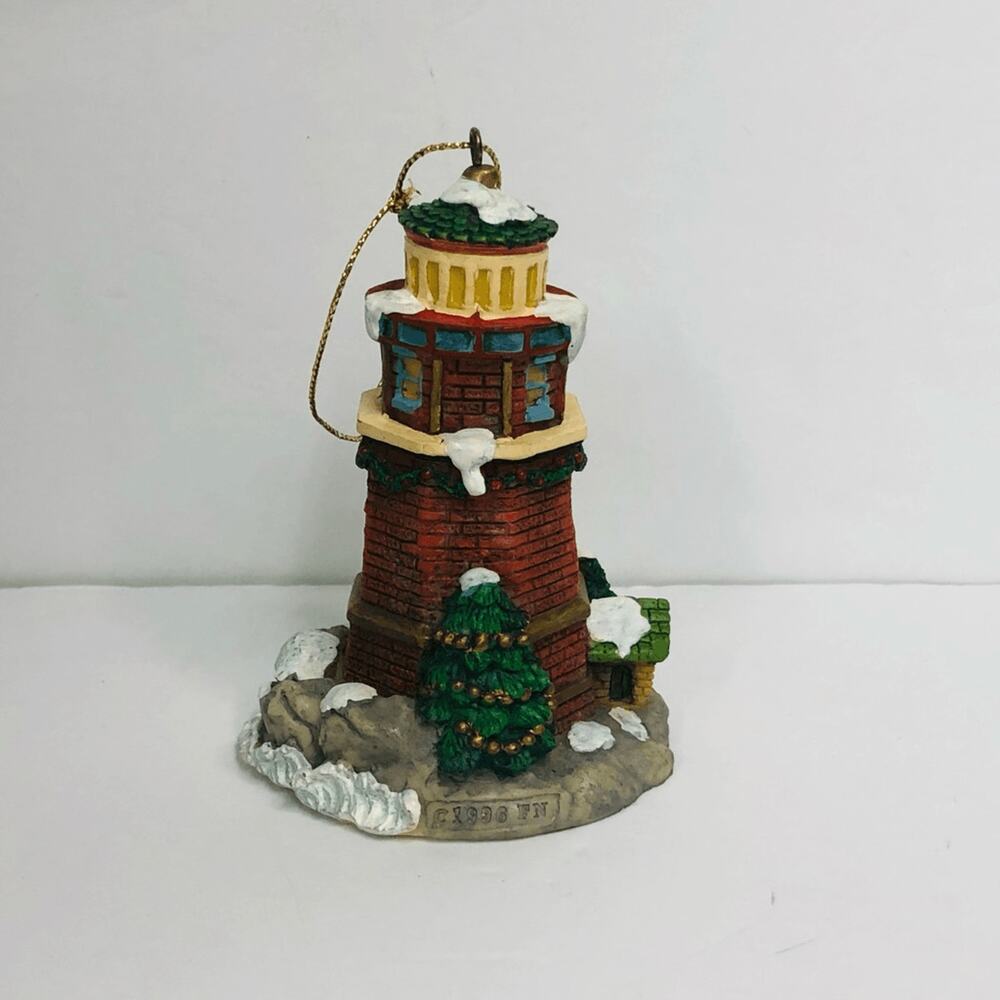 vintage lighthouse ornament plastic light weight 4 inches tall beach 1996